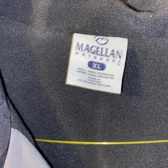3/$20 Mens Magellan Insulated Jacket Extra Large XL Black & Gray Hood Lightwei… - Picture 3 of 9